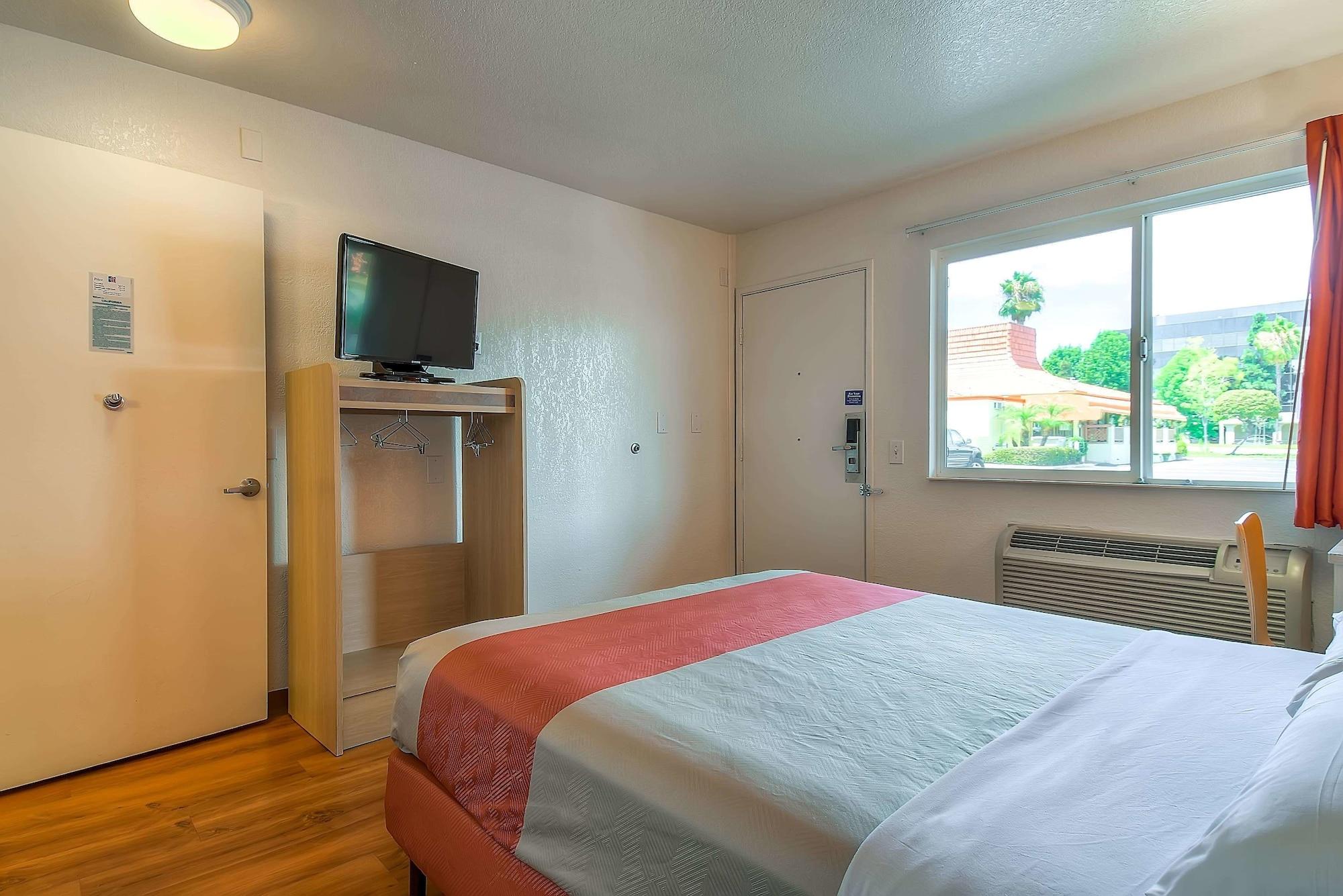 Motel 6-Westminster, Ca - South - Long Beach Area Exterior photo
